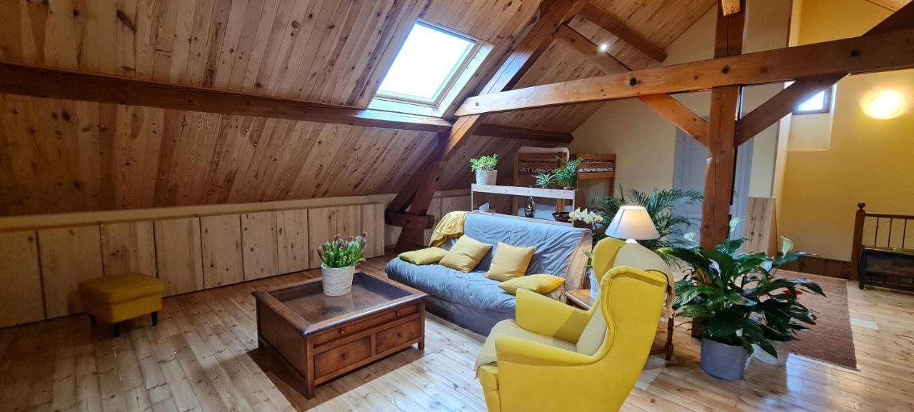 Loft Mansarde Du Train Jaune Avec Vue Sur Les Montagnes Saillagouse Eksteriør billede