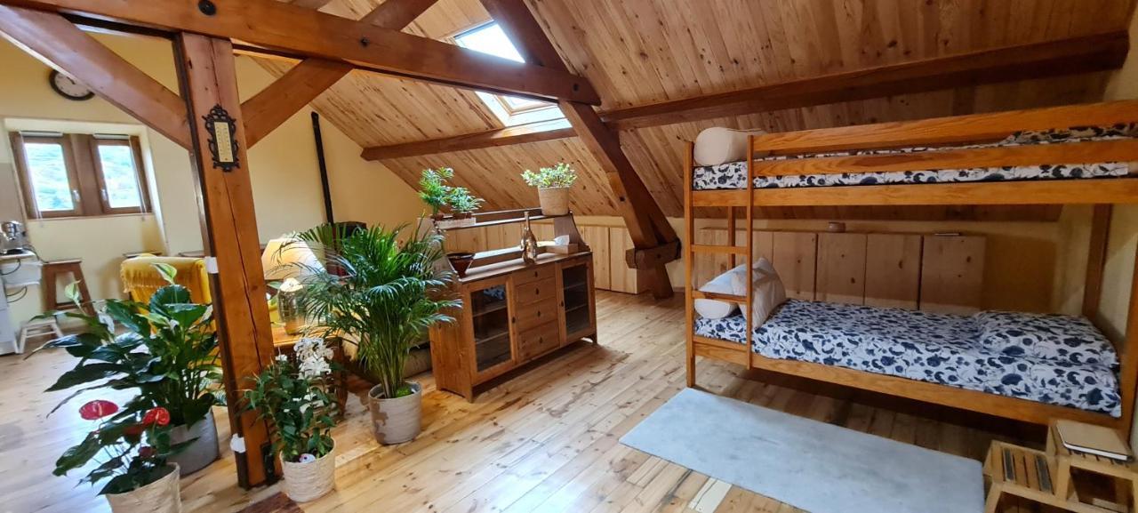 Loft Mansarde Du Train Jaune Avec Vue Sur Les Montagnes Saillagouse Eksteriør billede