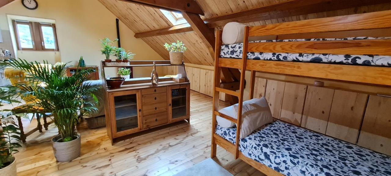 Loft Mansarde Du Train Jaune Avec Vue Sur Les Montagnes Saillagouse Eksteriør billede