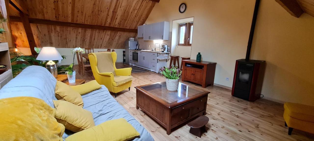 Loft Mansarde Du Train Jaune Avec Vue Sur Les Montagnes Saillagouse Eksteriør billede