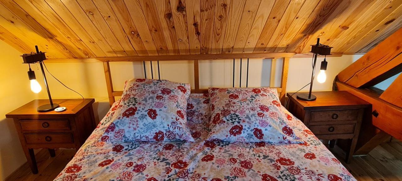 Loft Mansarde Du Train Jaune Avec Vue Sur Les Montagnes Saillagouse Eksteriør billede