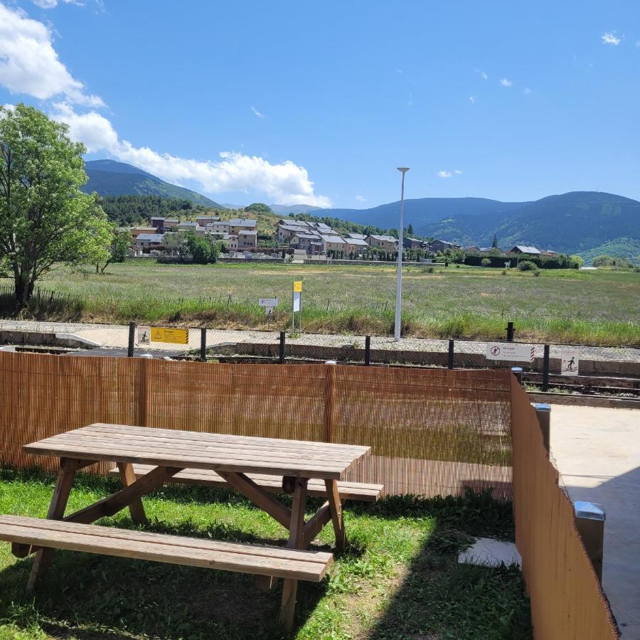 Loft Mansarde Du Train Jaune Avec Vue Sur Les Montagnes Saillagouse Eksteriør billede